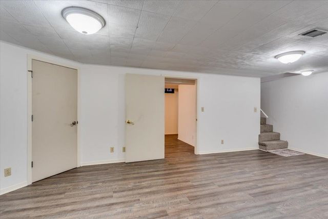 995 N Westlink Ave, Wichita, KS 67212