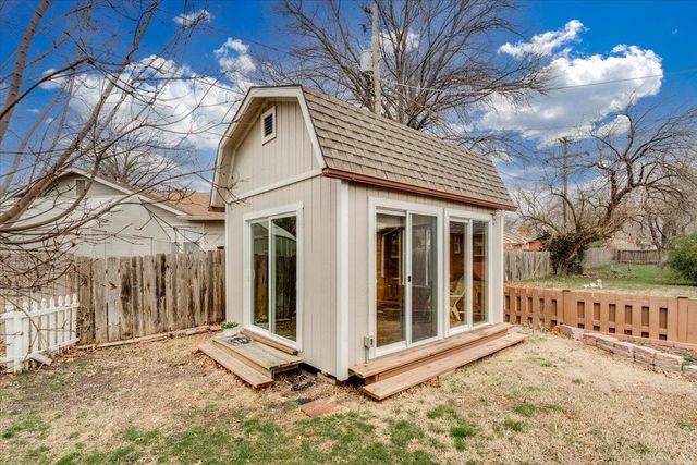 995 N Westlink Ave, Wichita, KS 67212