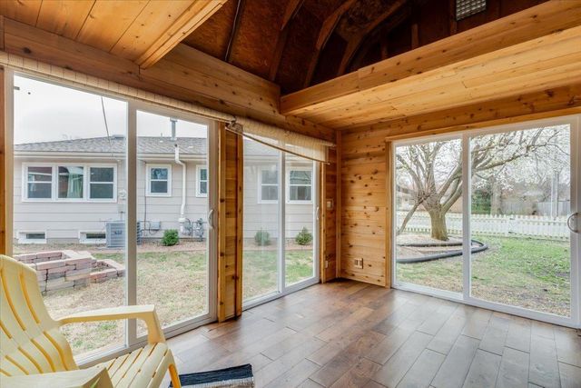 995 N Westlink Ave, Wichita, KS 67212