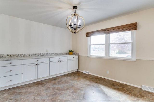 995 N Westlink Ave, Wichita, KS 67212