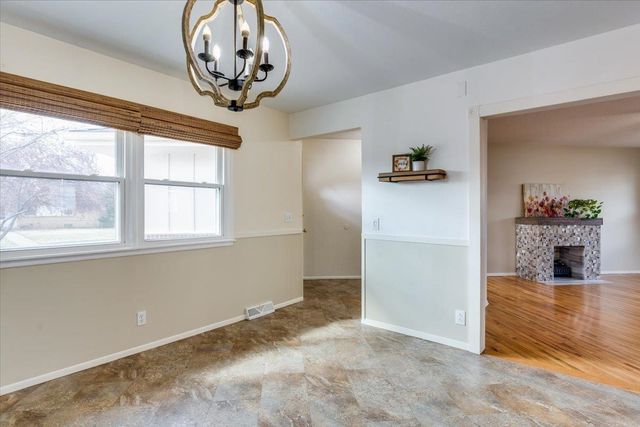 995 N Westlink Ave, Wichita, KS 67212