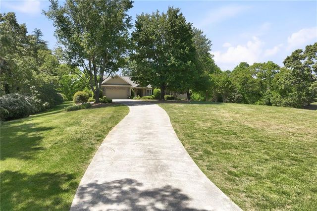 5030 Highland Road, Gainesville, GA 30506