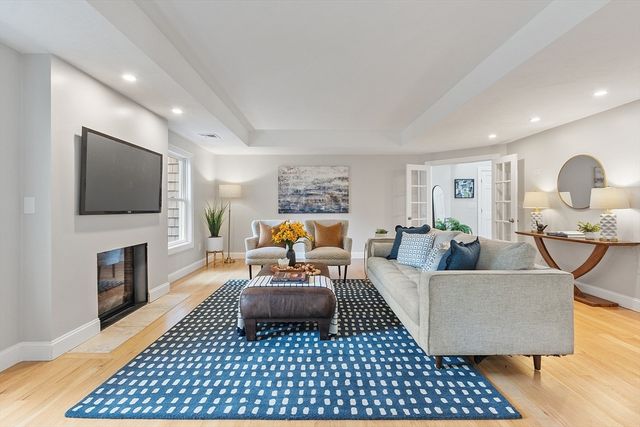 30 Paul Revere Rd, Acton, MA 01720