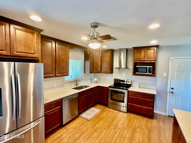 1601 W LAMAR Road, Phoenix, AZ 85015