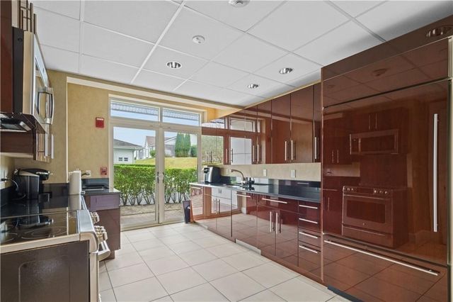 1 Tower Drive 306, Portsmouth, RI 02871