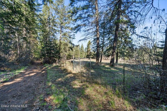 15213 N BOOT HILL RD, Hayden, ID 83835