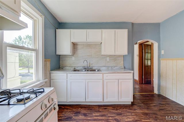 9721 Midland Boulevard, Overland, MO 63114