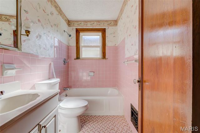 9721 Midland Boulevard, Overland, MO 63114