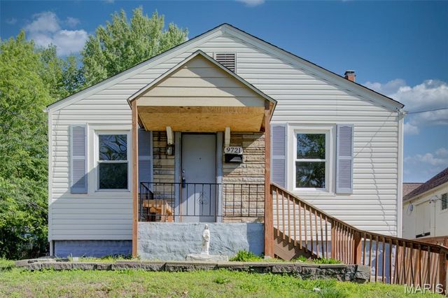 9721 Midland Boulevard, Overland, MO 63114
