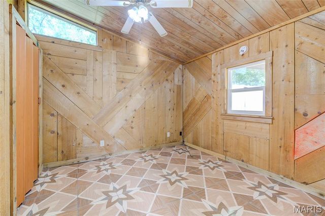 9721 Midland Boulevard, Overland, MO 63114