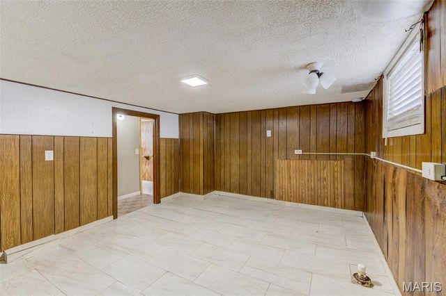9721 Midland Boulevard, Overland, MO 63114