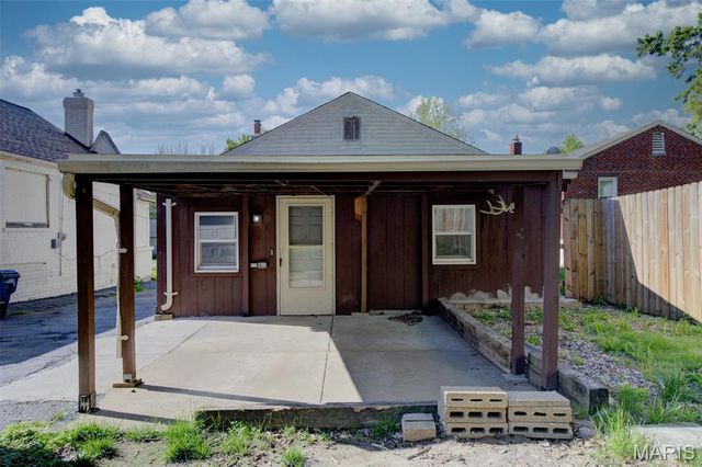 9721 Midland Boulevard, Overland, MO 63114
