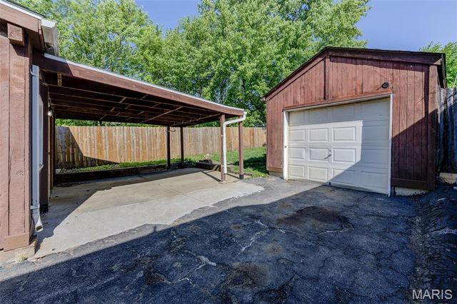 9721 Midland Boulevard, Overland, MO 63114