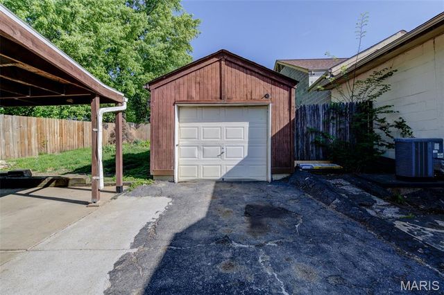 9721 Midland Boulevard, Overland, MO 63114