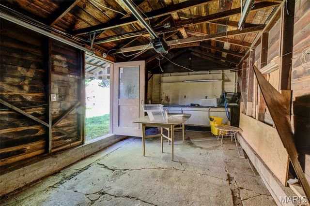 9721 Midland Boulevard, Overland, MO 63114