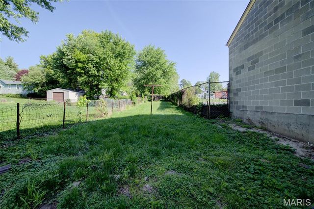 9721 Midland Boulevard, Overland, MO 63114