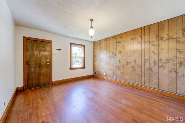 9721 Midland Boulevard, Overland, MO 63114