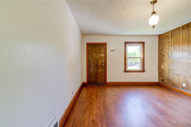 9721 Midland Boulevard, Overland, MO 63114