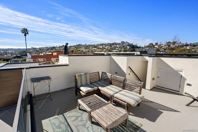 2925 Upshur, San Diego, CA 92106