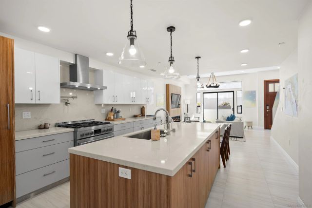 2925 Upshur, San Diego, CA 92106