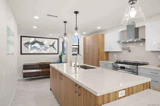 2925 Upshur, San Diego, CA 92106