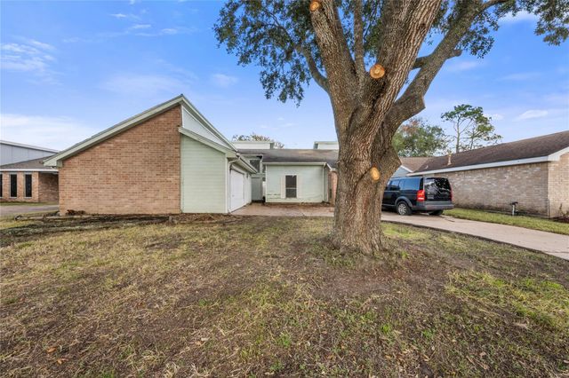 1858 Hilton Head Drive, Missouri City, TX 77459