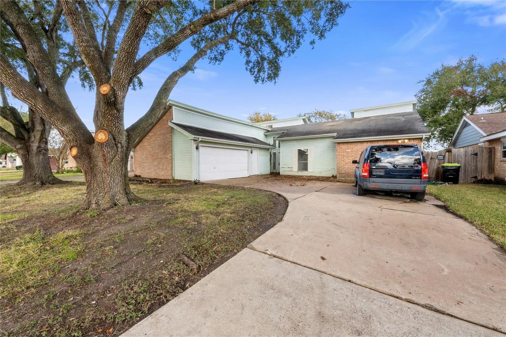 1858 Hilton Head Drive, Missouri City, TX 77459