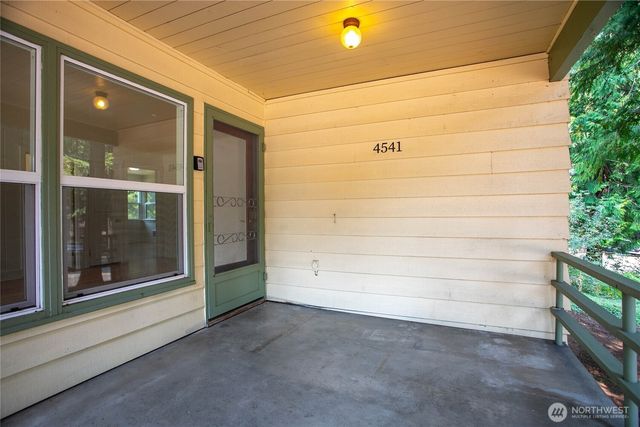 4541 Cable Street, Bellingham, WA 98229