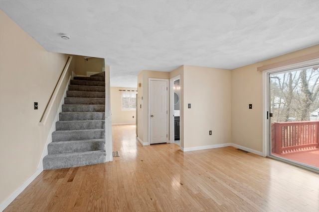 235 Oakland Ave 235, Methuen, MA 01844