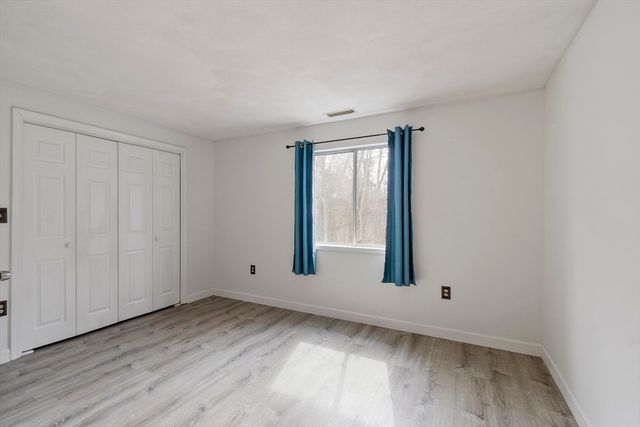 235 Oakland Ave 235, Methuen, MA 01844