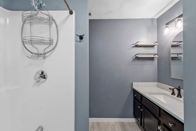 235 Oakland Ave 235, Methuen, MA 01844