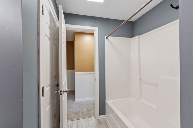 235 Oakland Ave 235, Methuen, MA 01844