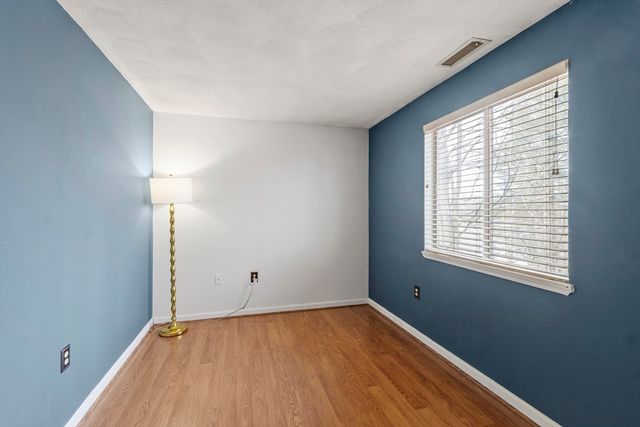 235 Oakland Ave 235, Methuen, MA 01844