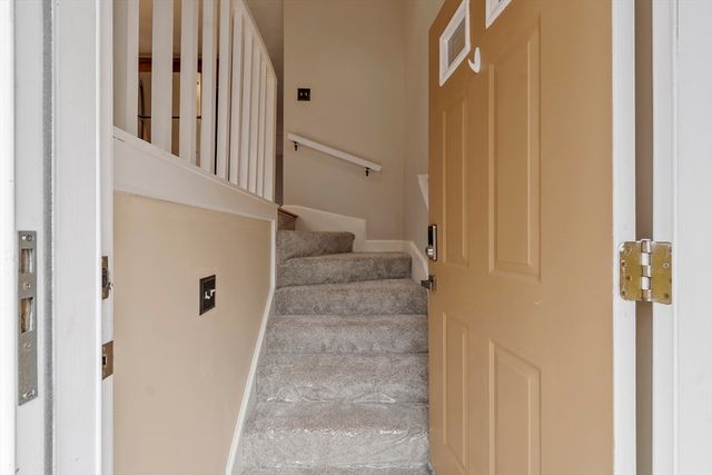 235 Oakland Ave 235, Methuen, MA 01844