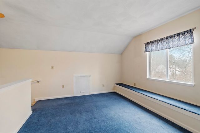 235 Oakland Ave 235, Methuen, MA 01844