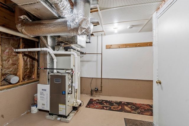 235 Oakland Ave 235, Methuen, MA 01844