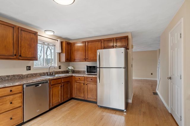 235 Oakland Ave 235, Methuen, MA 01844