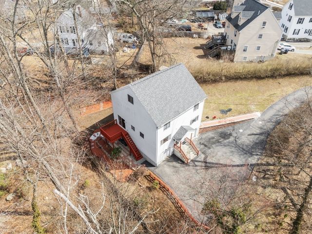 235 Oakland Ave 235, Methuen, MA 01844