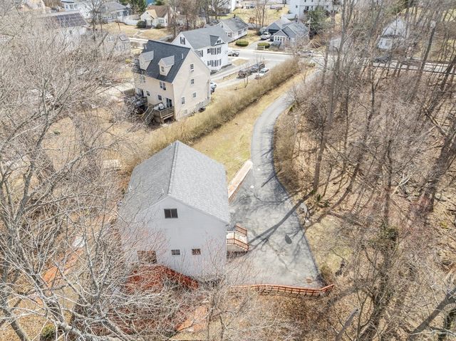 235 Oakland Ave 235, Methuen, MA 01844