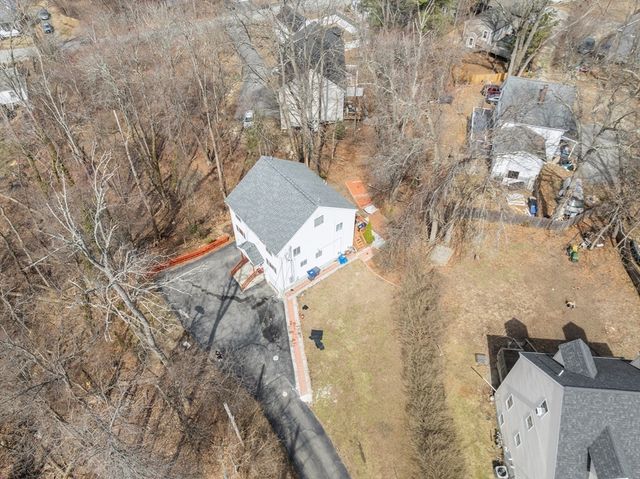 235 Oakland Ave 235, Methuen, MA 01844