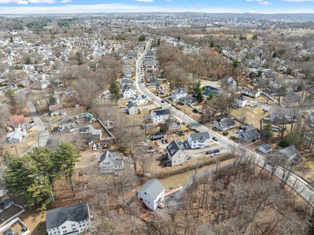 235 Oakland Ave 235, Methuen, MA 01844