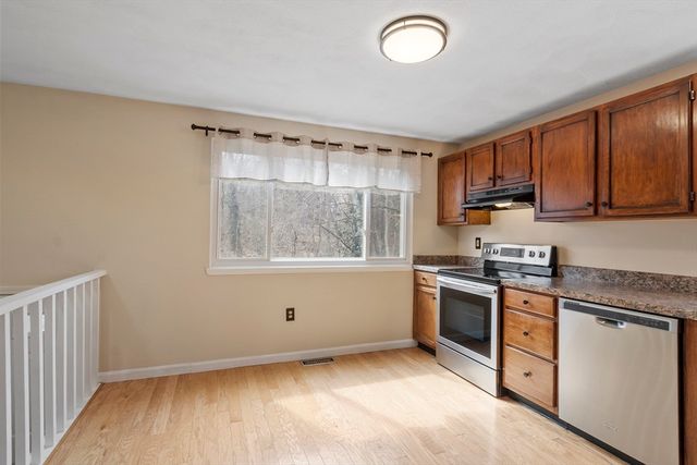 235 Oakland Ave 235, Methuen, MA 01844