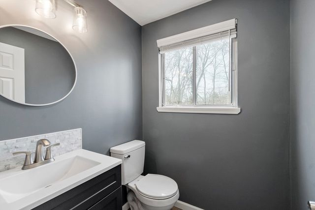 235 Oakland Ave 235, Methuen, MA 01844