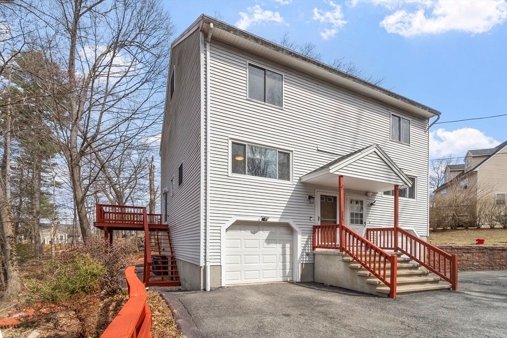 235 Oakland Ave 235, Methuen, MA 01844