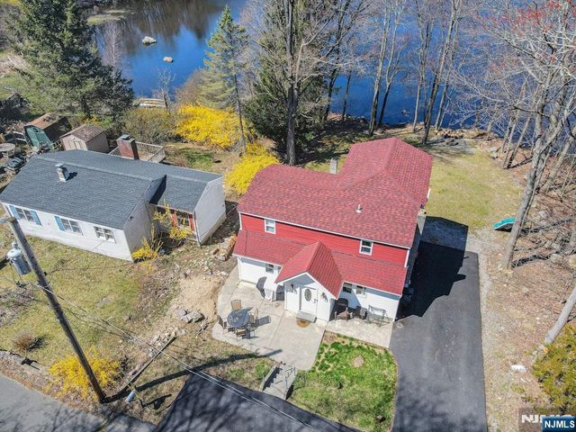23 Upper Mountain Glen Lake Drive, West Milford, NJ 07480