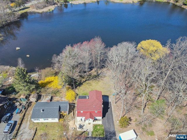 23 Upper Mountain Glen Lake Drive, West Milford, NJ 07480