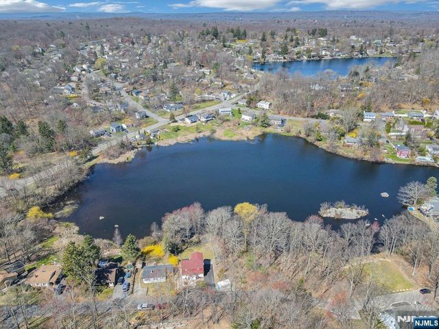 23 Upper Mountain Glen Lake Drive, West Milford, NJ 07480