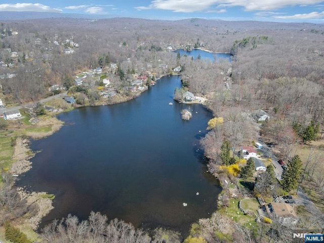 23 Upper Mountain Glen Lake Drive, West Milford, NJ 07480
