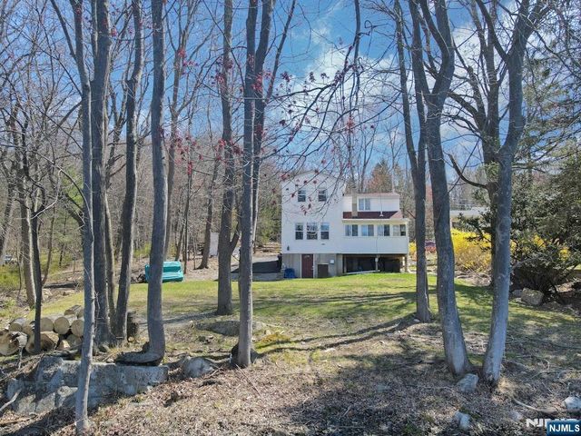 23 Upper Mountain Glen Lake Drive, West Milford, NJ 07480