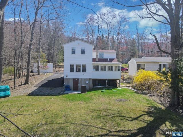 23 Upper Mountain Glen Lake Drive, West Milford, NJ 07480